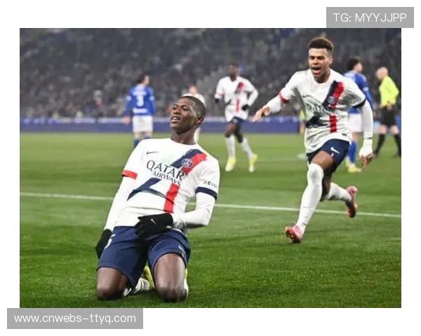 斯特拉斯堡vs巴黎圣日耳曼：阿什拉夫染红，十人作战陷入被动